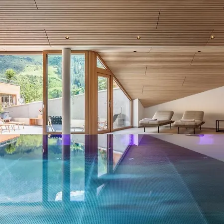 Staefeli Hotel 4*