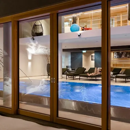 Hotel Staefeli 4*