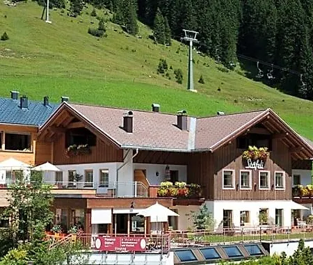 Staefeli 4*