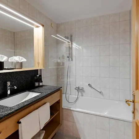 Hotel Staefeli 4*